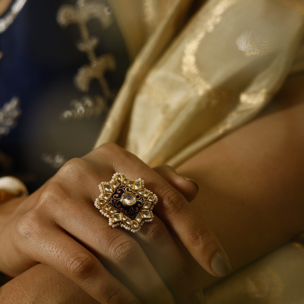 Ladies Finger Ring