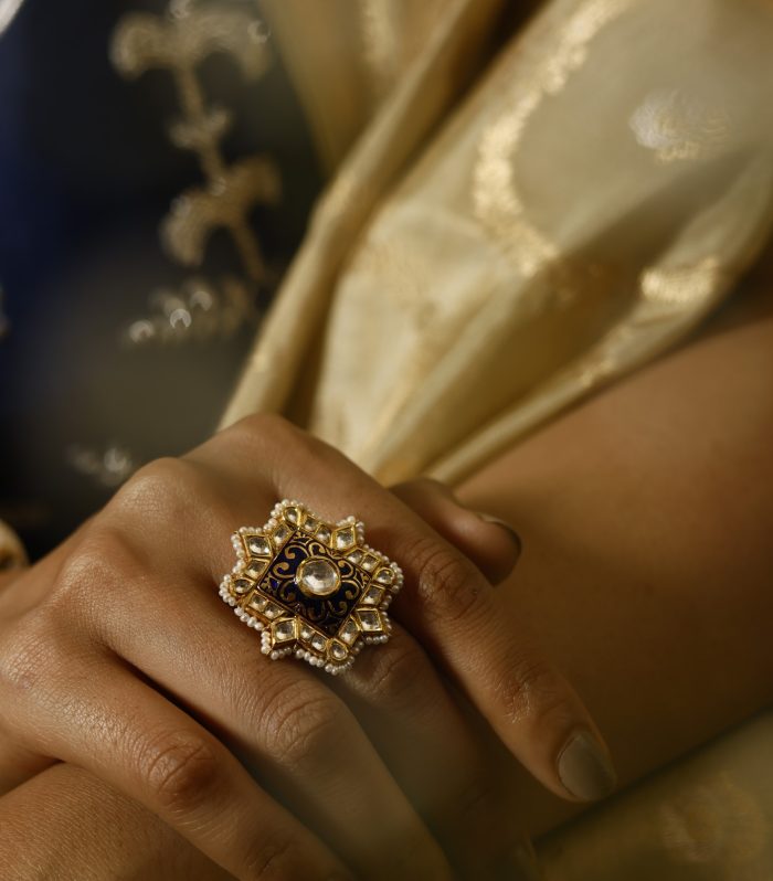 Ladies Finger Ring